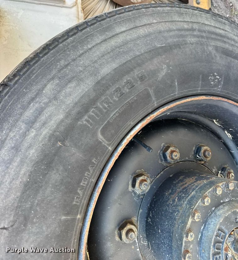 image for item DY0337 2004 Johnston 3000 street sweeper