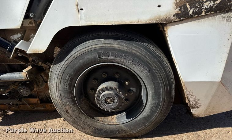 image for item DY0337 2004 Johnston 3000 street sweeper