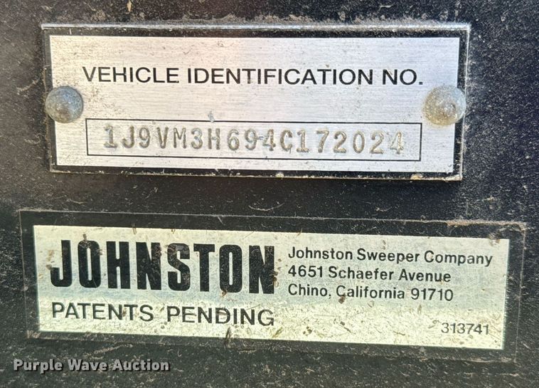 image for item DY0337 2004 Johnston 3000 street sweeper