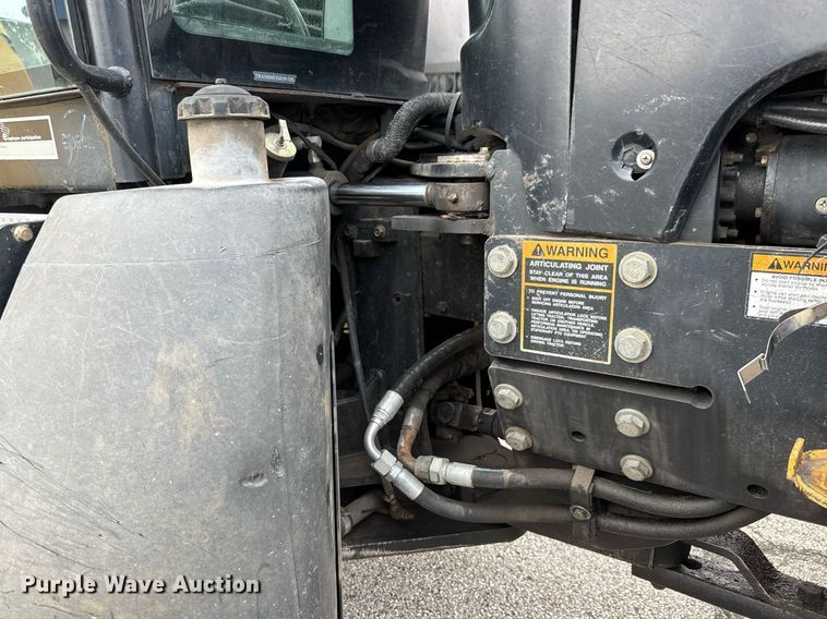 image for item DY0338 2006 New Holland TV145 4WD bi-directional tractor