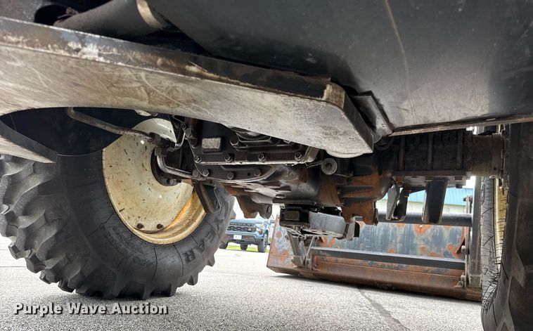 image for item DY0338 2006 New Holland TV145 4WD bi-directional tractor