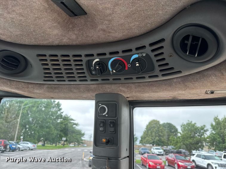 image for item DY0338 2006 New Holland TV145 4WD bi-directional tractor