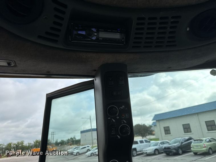 image for item DY0338 2006 New Holland TV145 4WD bi-directional tractor