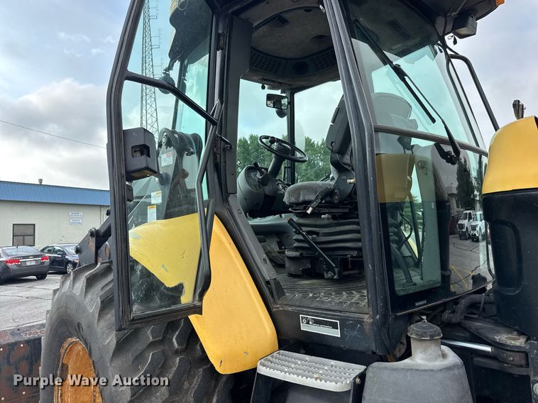 image for item DY0338 2006 New Holland TV145 4WD bi-directional tractor