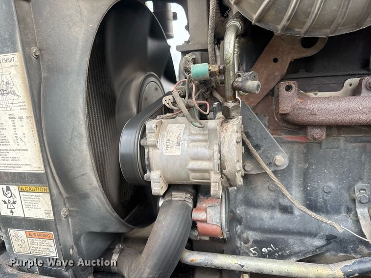 image for item DY0338 2006 New Holland TV145 4WD bi-directional tractor