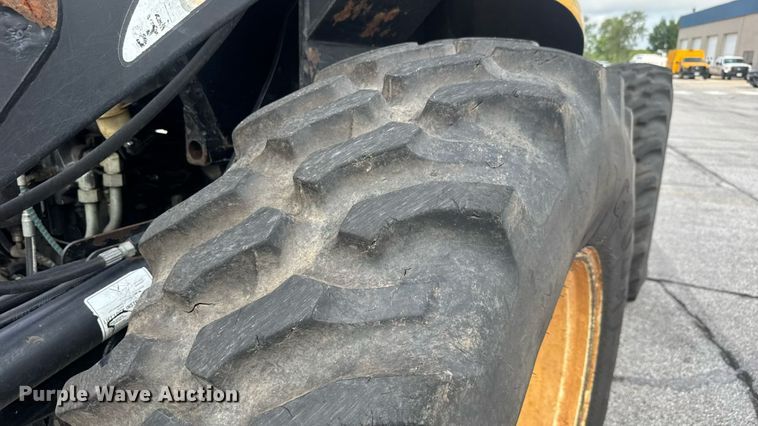 image for item DY0338 2006 New Holland TV145 4WD bi-directional tractor