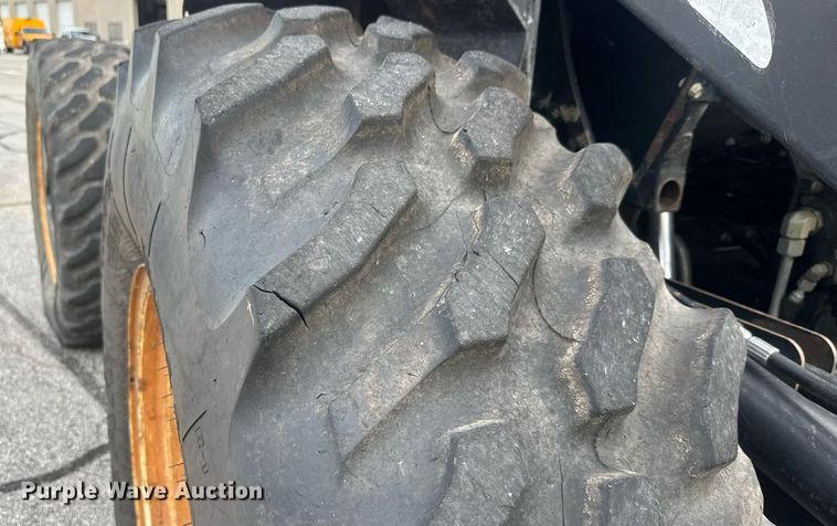 image for item DY0338 2006 New Holland TV145 4WD bi-directional tractor