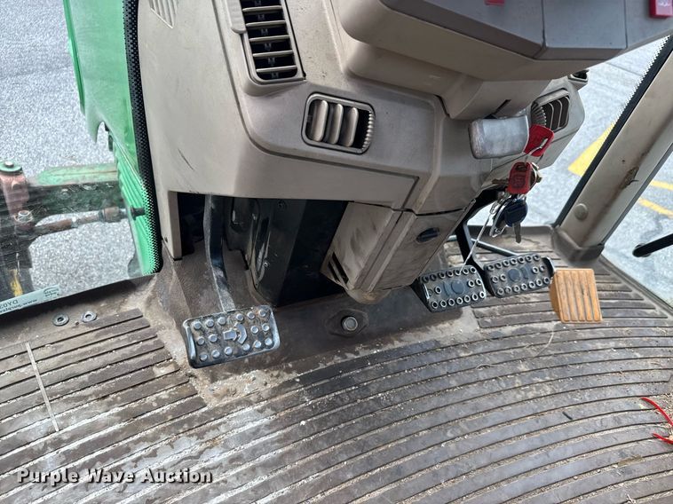 image for item DY0339 2009 John Deere 6330 tractor