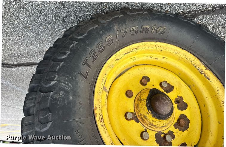 image for item DY0339 2009 John Deere 6330 tractor