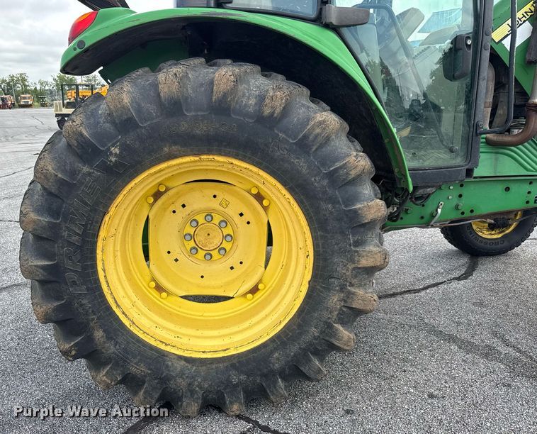 image for item DY0339 2009 John Deere 6330 tractor