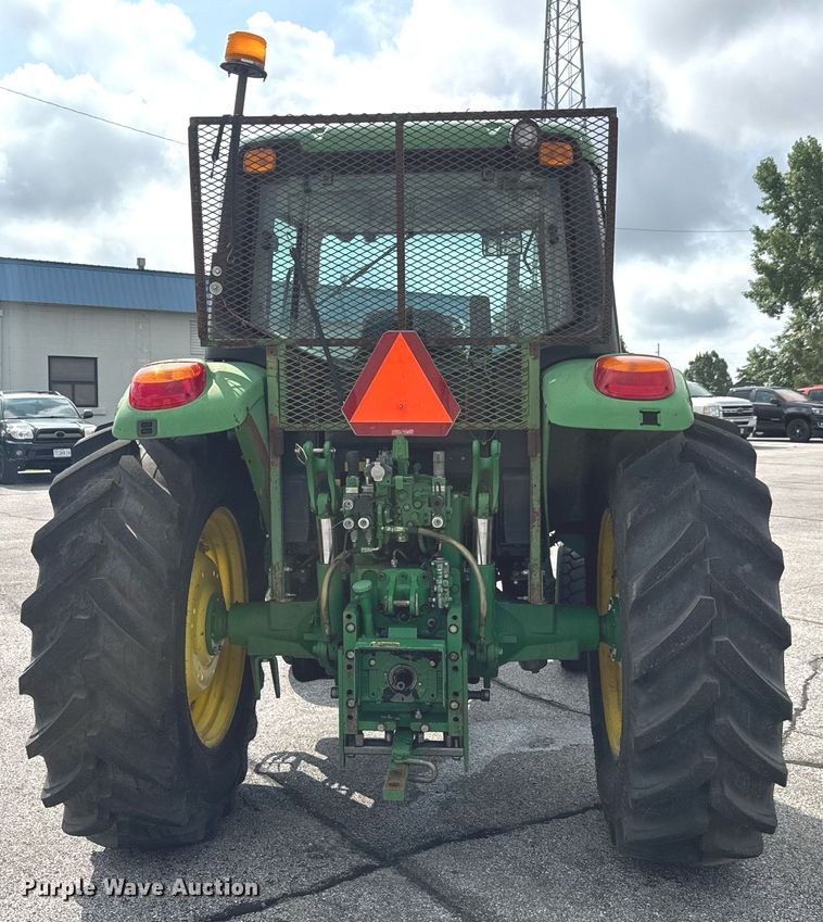 image for item DY0341 2009 John Deere 6330 tractor