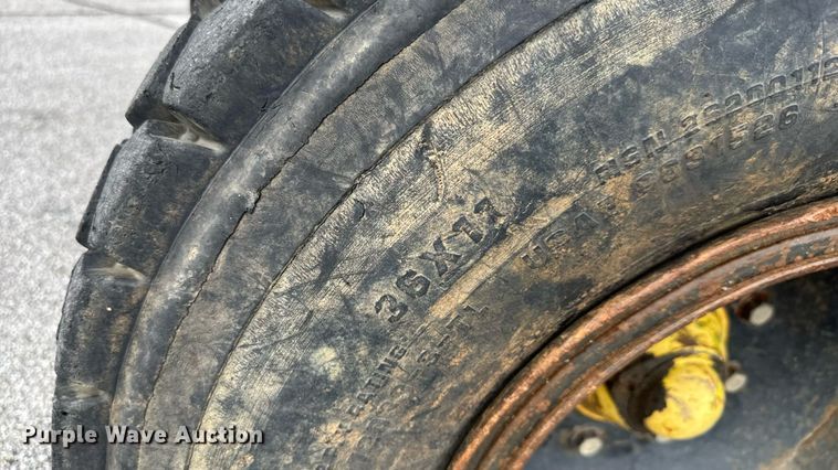 image for item DY0341 2009 John Deere 6330 tractor