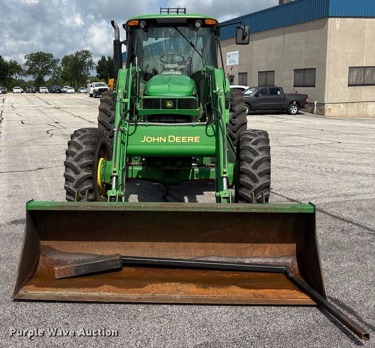 image for item DY0342 2012 John Deere 7130 MFWD tractor