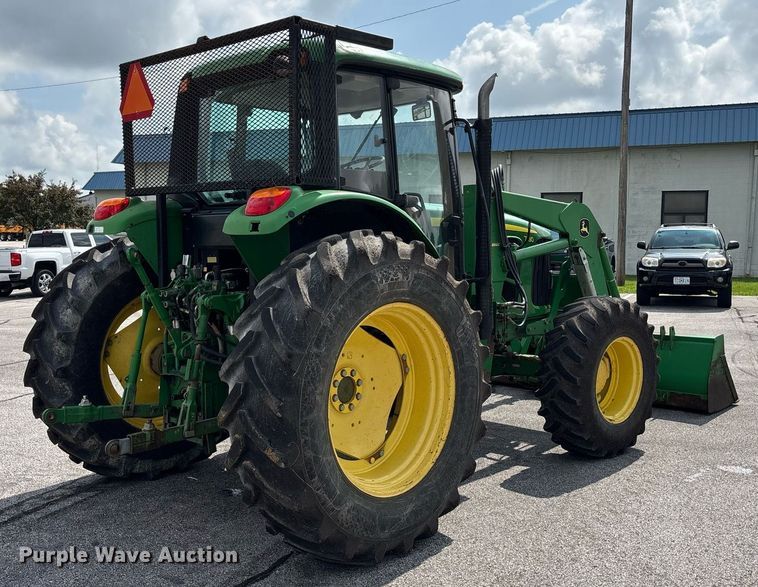 image for item DY0342 2012 John Deere 7130 MFWD tractor