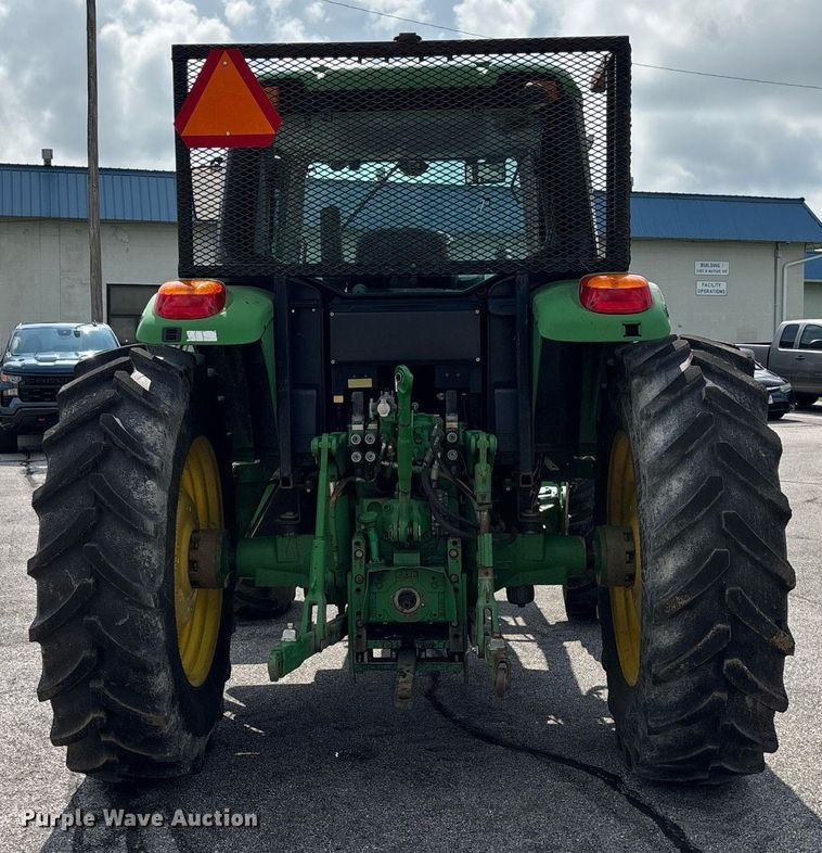 image for item DY0342 2012 John Deere 7130 MFWD tractor