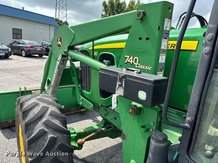 image for item DY0342 2012 John Deere 7130 MFWD tractor