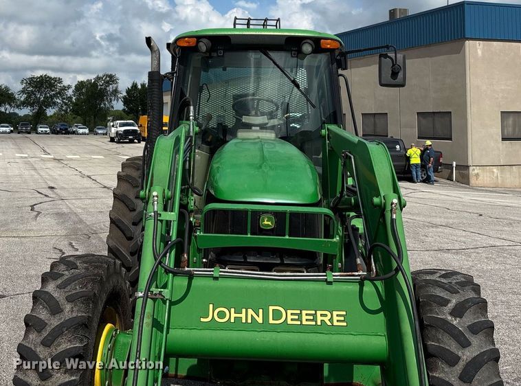 image for item DY0342 2012 John Deere 7130 MFWD tractor