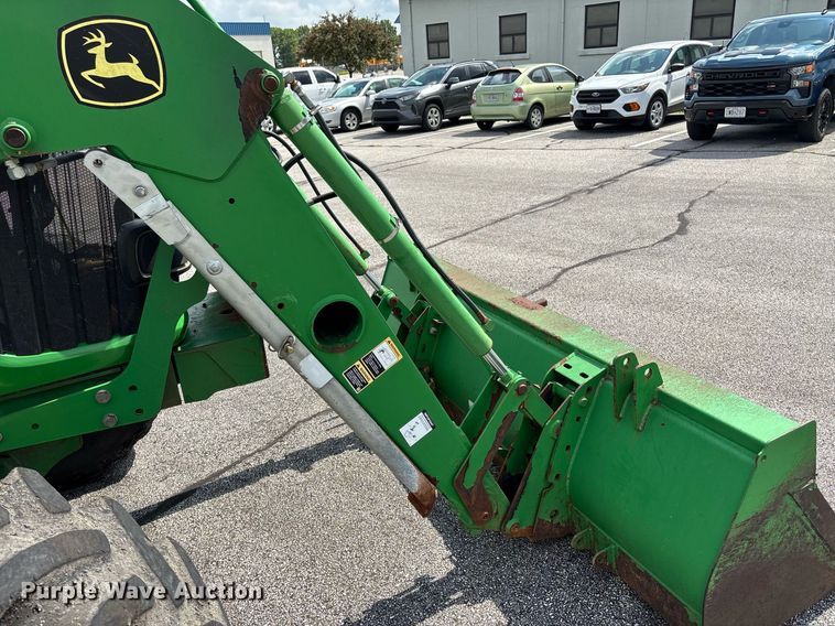 image for item DY0342 2012 John Deere 7130 MFWD tractor