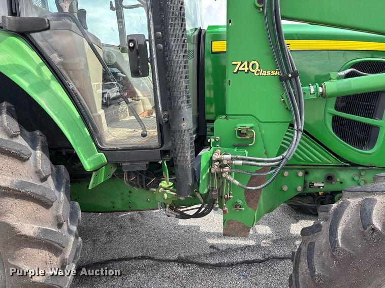 image for item DY0342 2012 John Deere 7130 MFWD tractor