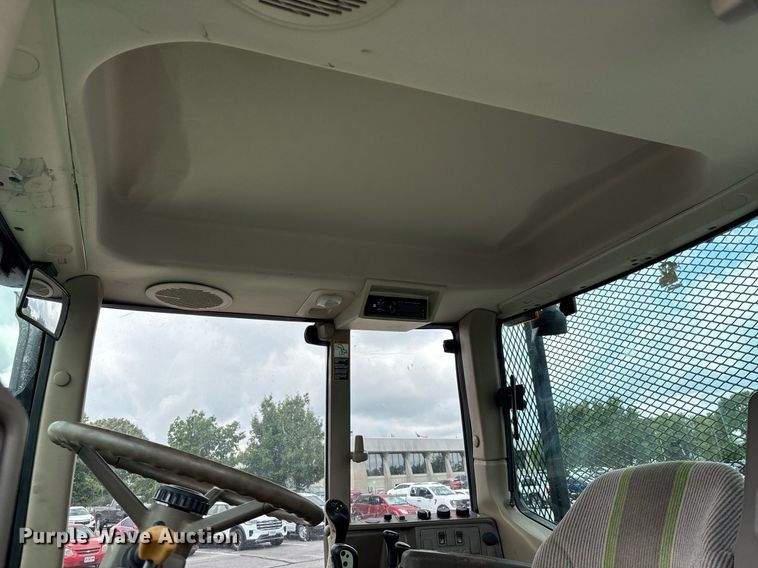 image for item DY0342 2012 John Deere 7130 MFWD tractor