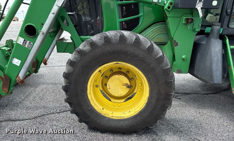 image for item DY0342 2012 John Deere 7130 MFWD tractor