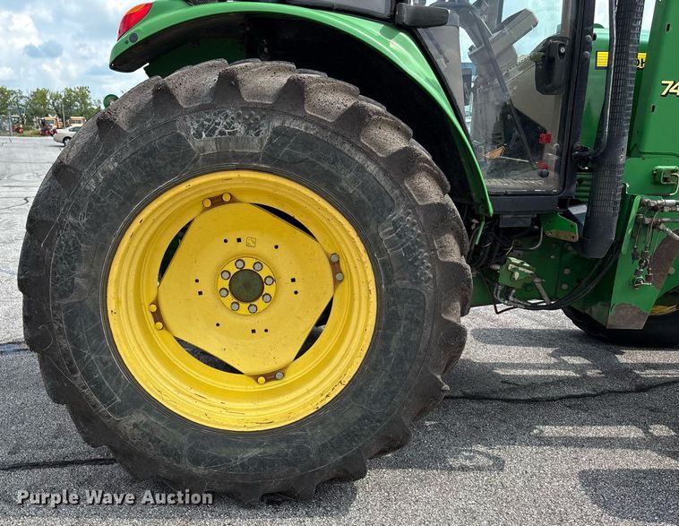 image for item DY0342 2012 John Deere 7130 MFWD tractor