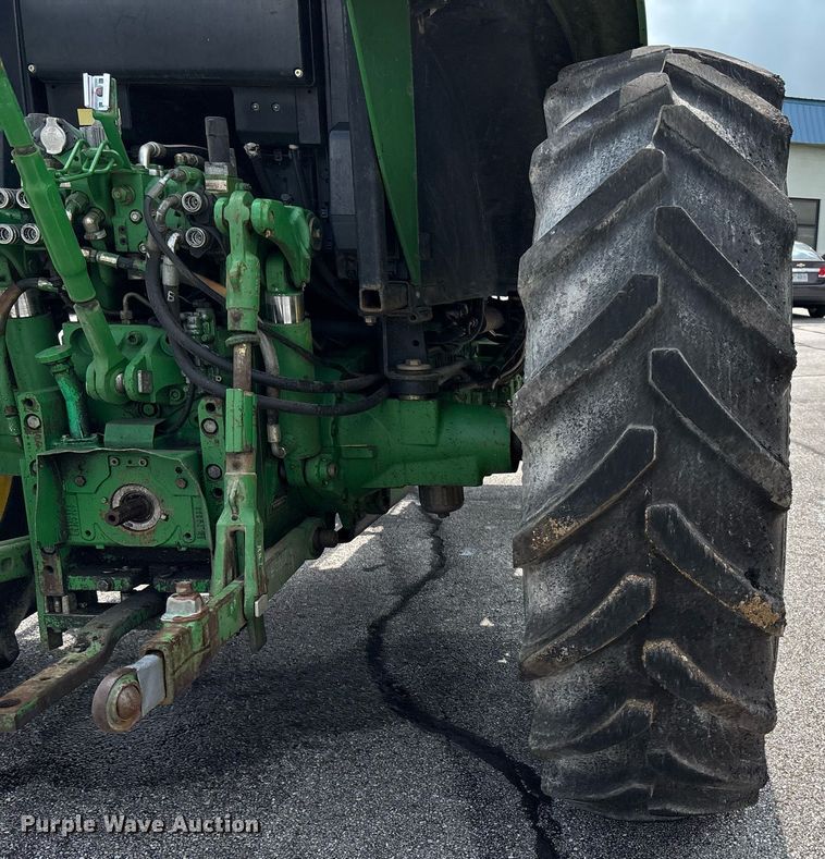 image for item DY0342 2012 John Deere 7130 MFWD tractor