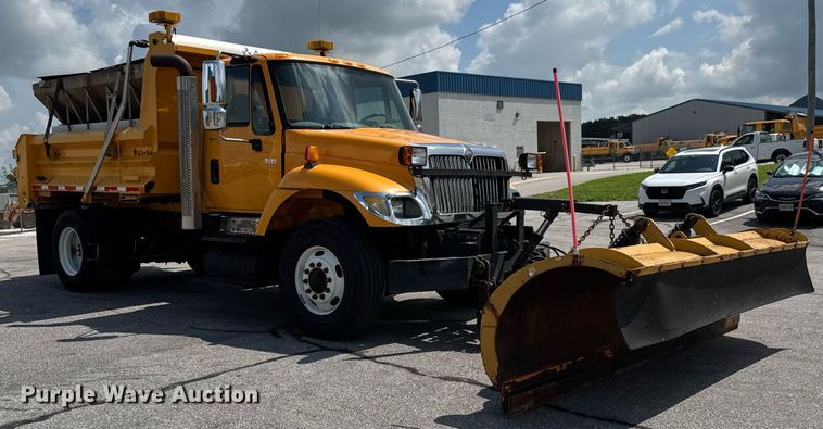 image for item DY0344 2006 International 7400 dump truck