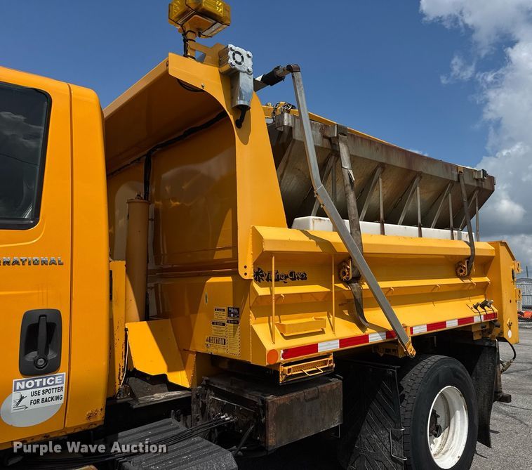 image for item DY0344 2006 International 7400 dump truck