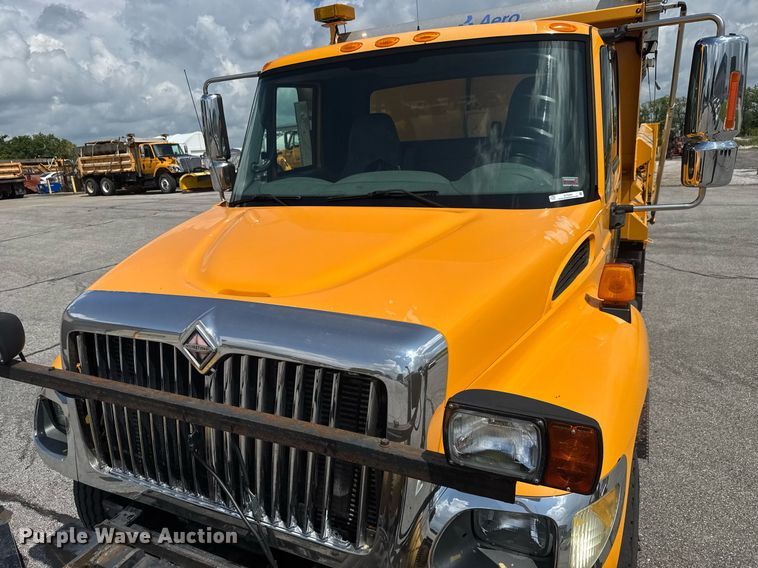 image for item DY0344 2006 International 7400 dump truck