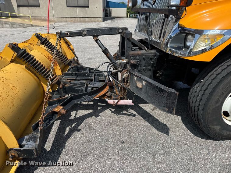 image for item DY0344 2006 International 7400 dump truck