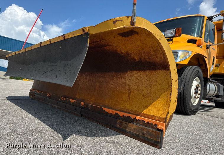 image for item DY0344 2006 International 7400 dump truck