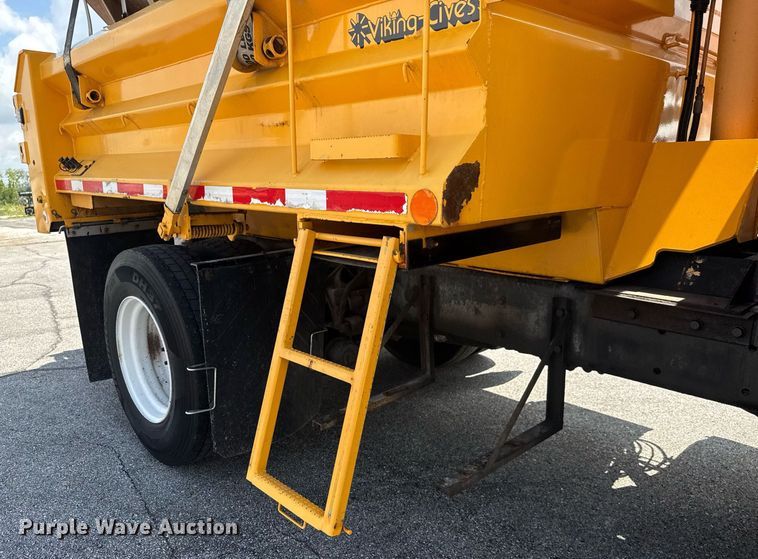 image for item DY0344 2006 International 7400 dump truck