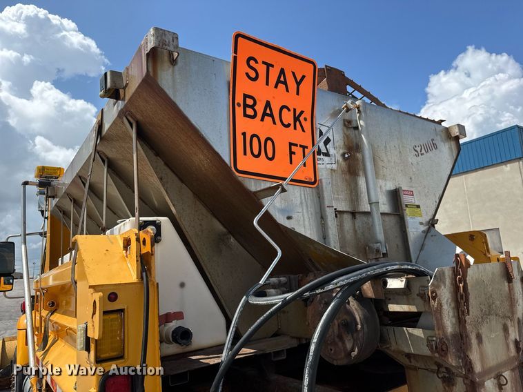 image for item DY0344 2006 International 7400 dump truck