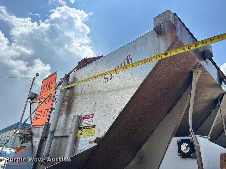 image for item DY0344 2006 International 7400 dump truck