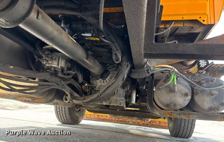 image for item DY0344 2006 International 7400 dump truck