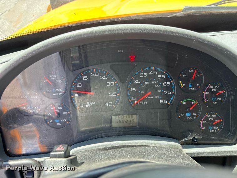 image for item DY0344 2006 International 7400 dump truck