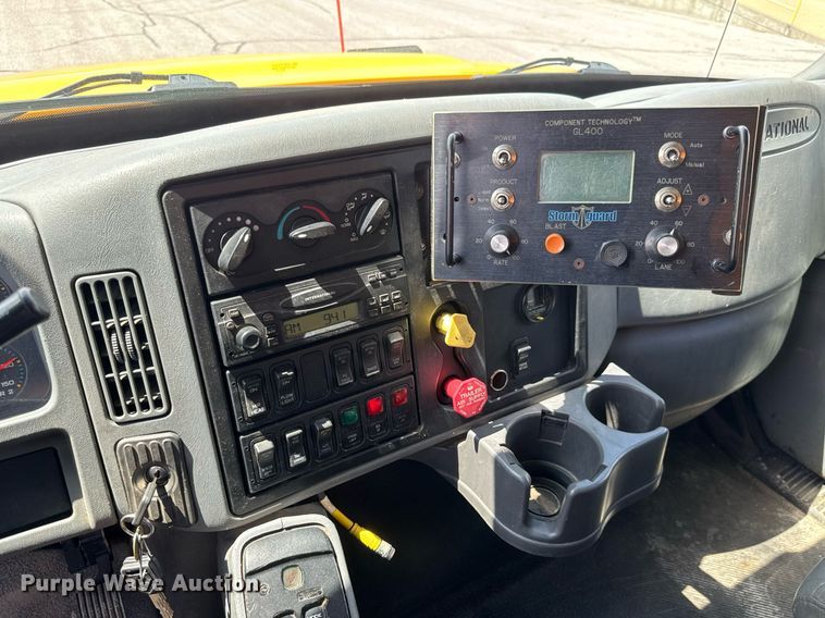 image for item DY0344 2006 International 7400 dump truck