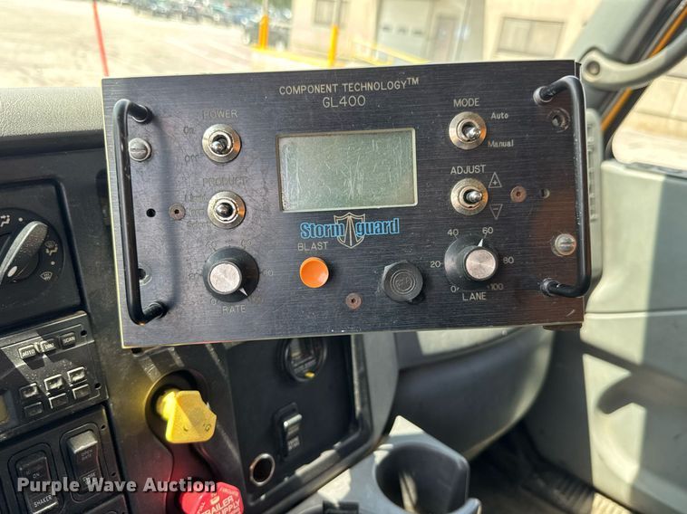 image for item DY0344 2006 International 7400 dump truck