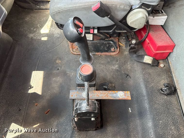 image for item DY0344 2006 International 7400 dump truck