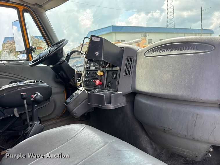 image for item DY0344 2006 International 7400 dump truck