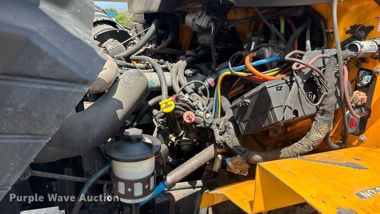 image for item DY0344 2006 International 7400 dump truck