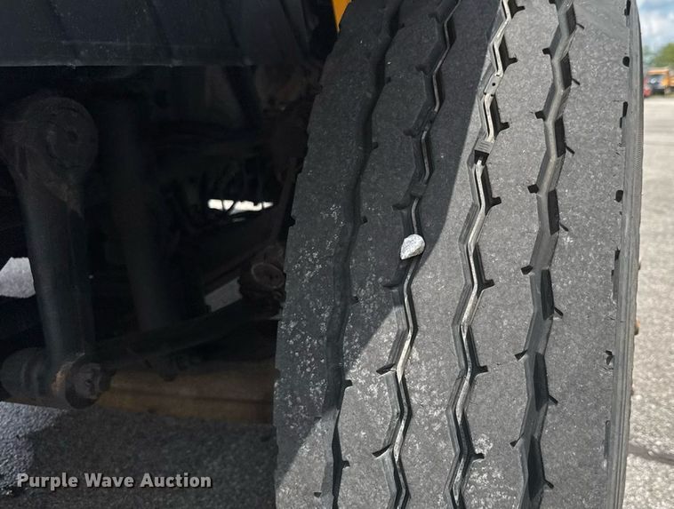 image for item DY0344 2006 International 7400 dump truck