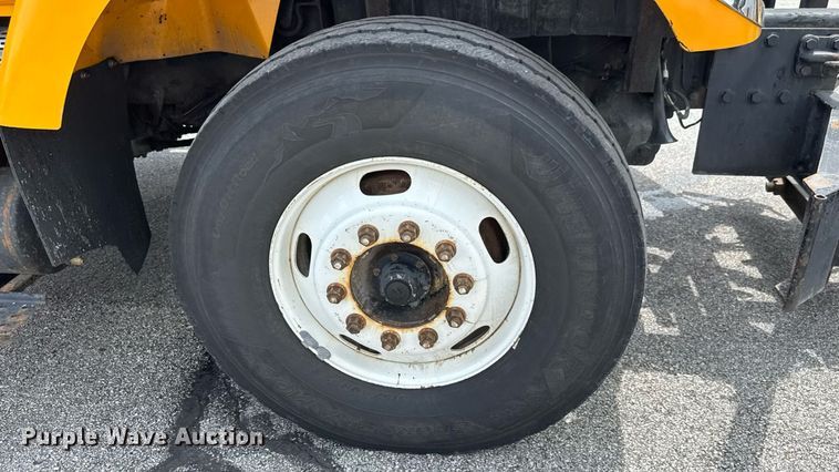 image for item DY0344 2006 International 7400 dump truck