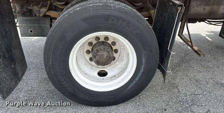 image for item DY0344 2006 International 7400 dump truck