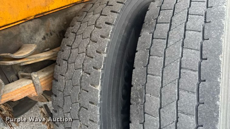 image for item DY0344 2006 International 7400 dump truck