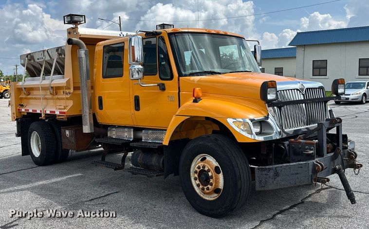 image for item DY0345 2006 International WorkStar 7400 crew cab dump truck