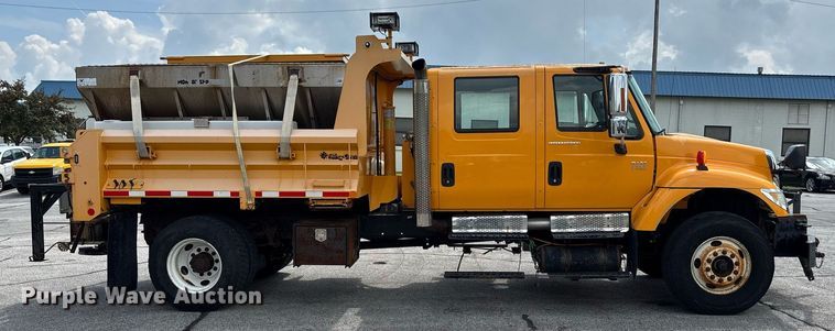 image for item DY0345 2006 International WorkStar 7400 crew cab dump truck