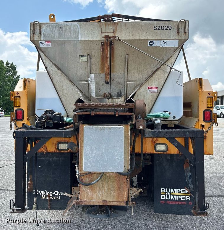 image for item DY0345 2006 International WorkStar 7400 crew cab dump truck