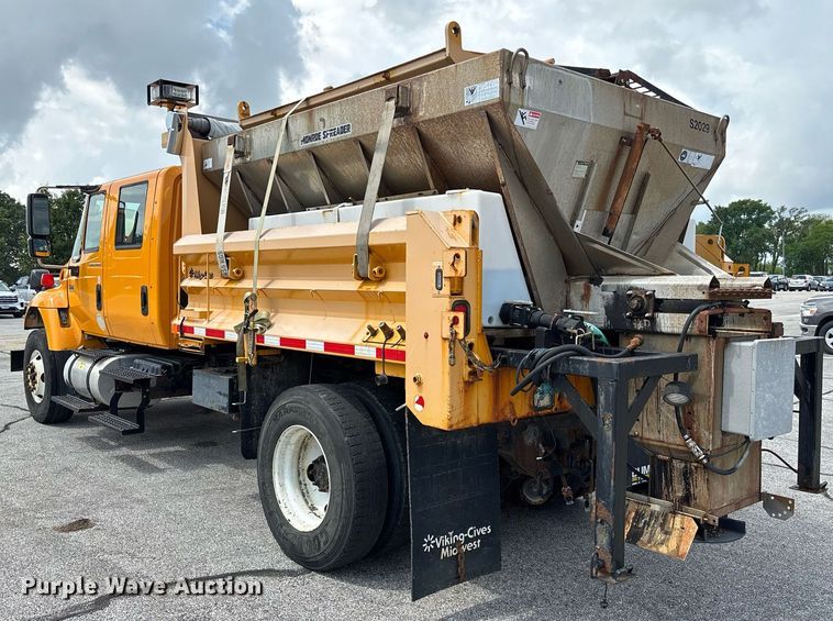 image for item DY0345 2006 International WorkStar 7400 crew cab dump truck